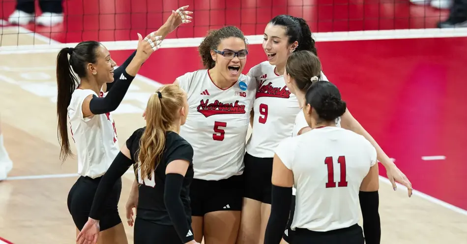 Huskers Sweep LIU to Open NCAA Tournament