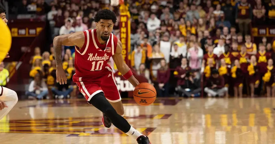 Huskers Host Illinois in Top-10 Matchup on Sunday