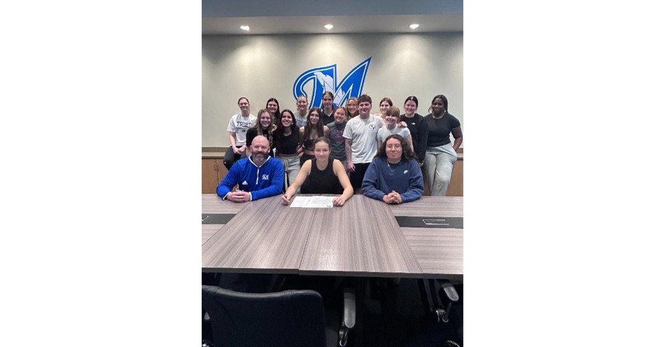 Laia Izquierdo Altimira Signs with Manhattan University