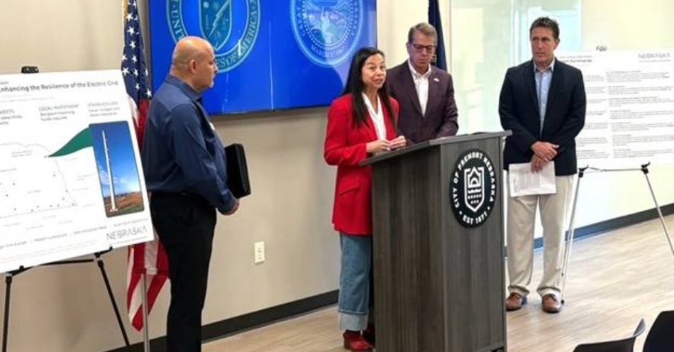 Governor and Energy Assistant Secretary Tout Investments into State’s Grid