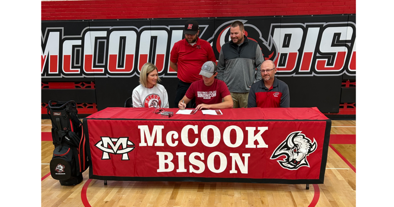 McCook Golf Standout Reid Loop Signs With Hastings College